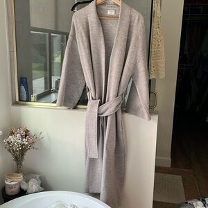 Aritzia wool coat size medium